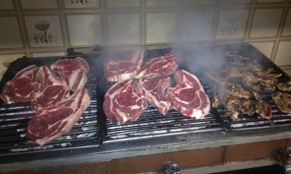 Hostal Restaurante El Chato El Barraco Eksteriør billede